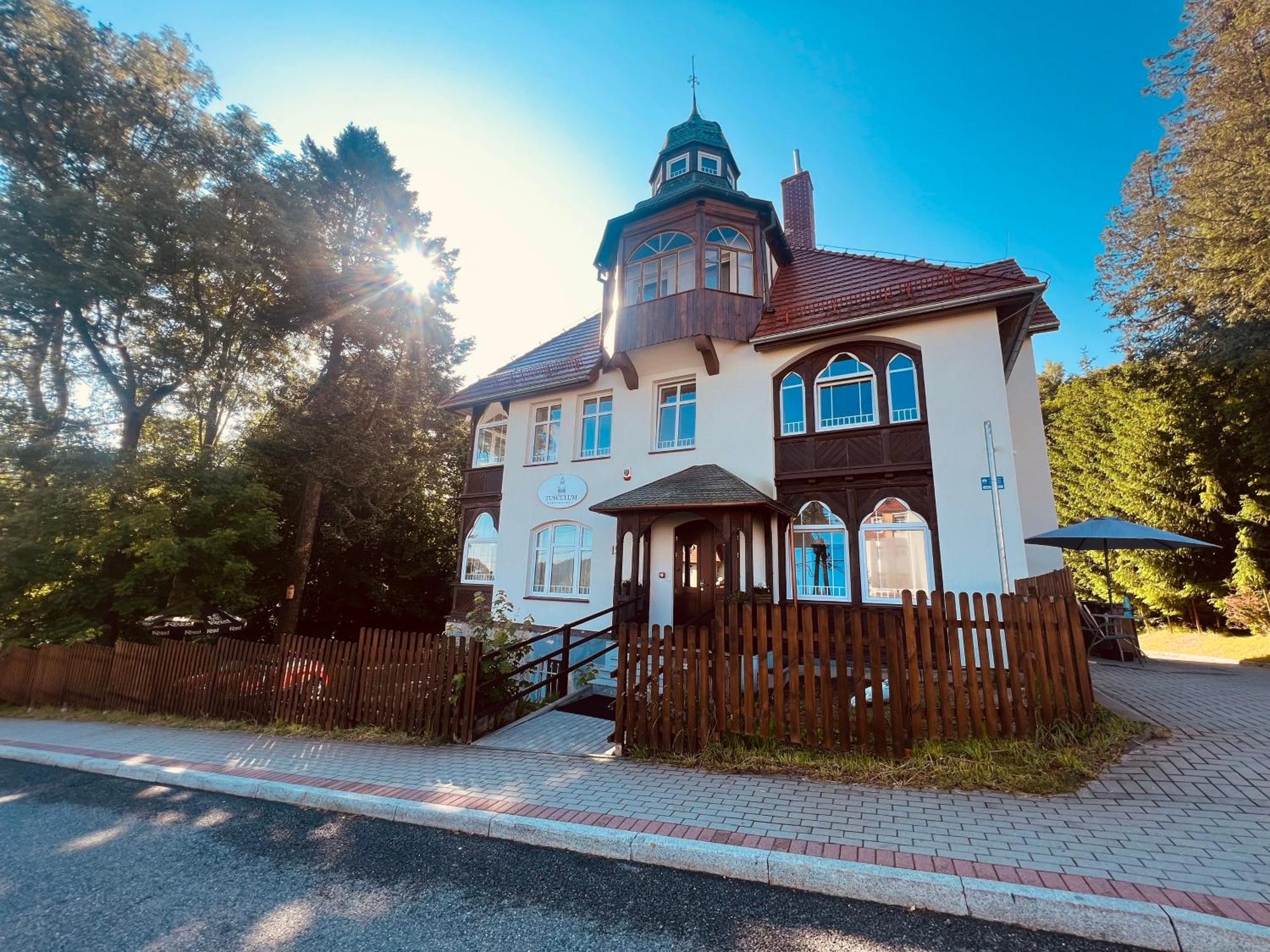 Willa Tusculum Świeradów-Zdrój エクステリア 写真